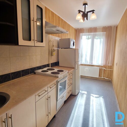 Pārdod dzīvokli Skolas 5 k-2, 34m², 1 ist.