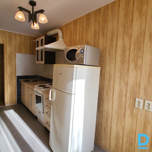 Pārdod dzīvokli Skolas 5 k-2, 34m², 1 ist.