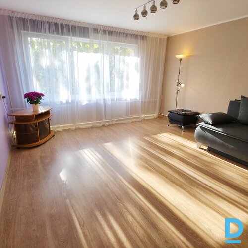 Pārdod dzīvokli Skolas 5 k-2, 34m², 1 ist.