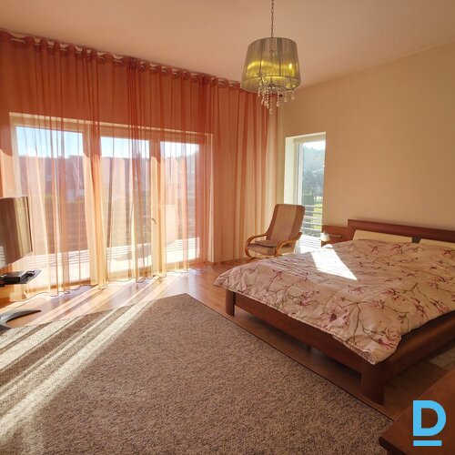 Pārdod māju Mārupes novads, Babītes pagasts, Spilve, Dravnieku iela 26, 274m²
