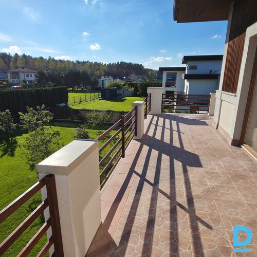 Pārdod māju Mārupes novads, Babītes pagasts, Spilve, Dravnieku iela 26, 274m²