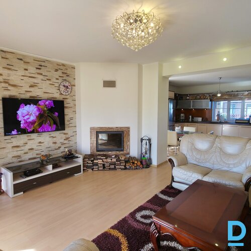 Pārdod māju Mārupes novads, Babītes pagasts, Spilve, Dravnieku iela 26, 274m²