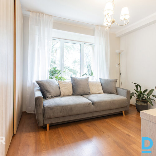 Pārdodam mājīgu un saulainu 2 istabu dzīvokli renovētā ēkā Krustpils ielā 123A, 