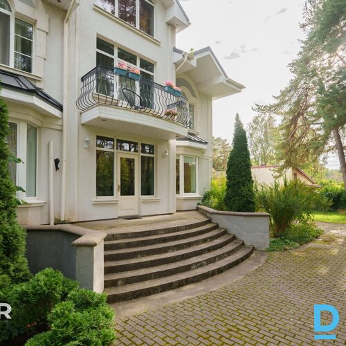 Pārdošanā eleganta savrupmāja ar labiekārtotu, apzaļumotu teritoriju Ventspilī.M Pārdošanā eleganta savrupmāja ar labiekārtotu, apzaļumotu teritoriju Ventspilī.M