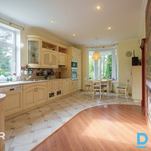 Pārdošanā eleganta savrupmāja ar labiekārtotu, apzaļumotu teritoriju Ventspilī.M Pārdošanā eleganta savrupmāja ar labiekārtotu, apzaļumotu teritoriju Ventspilī.M