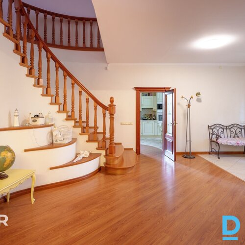 Pārdošanā eleganta savrupmāja ar labiekārtotu, apzaļumotu teritoriju Ventspilī.M Pārdošanā eleganta savrupmāja ar labiekārtotu, apzaļumotu teritoriju Ventspilī.M