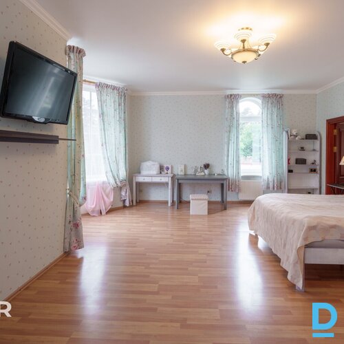 Pārdošanā eleganta savrupmāja ar labiekārtotu, apzaļumotu teritoriju Ventspilī.M Pārdošanā eleganta savrupmāja ar labiekārtotu, apzaļumotu teritoriju Ventspilī.M