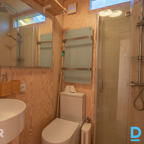 Tikai 200 metrus no jūras - pilnībā aprīkota atpūtas māja ar skaistu, labiekārto