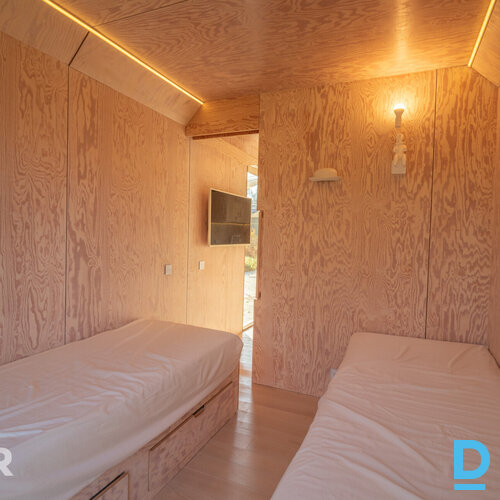 Tikai 200 metrus no jūras - pilnībā aprīkota atpūtas māja ar skaistu, labiekārto