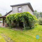 Pārdošanā mājīga 2 stāvu vasarnīca ar plašu teritoriju Olaines pagastā.Vasarnīca