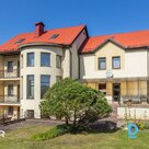Plašs īpašums Mārupes centrā – 3002 m² zemes, divas dzīvojamās mājas un slēgts ā