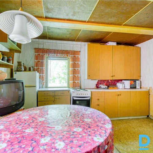 Pārdošanā lauku viensēta ar 3.5 ha zemes gabalu Seces pagastā.Vienstāvu koka dzī