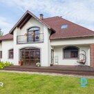  Mājīga, eleganta divstāvu savrupmāja skaistā, meža ieskautā vietā netālu no Bal