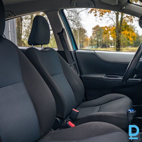 Pārdod Toyota Yaris 1.5 hybrid, 2013 Pārdod Toyota Yaris 1.5 hybrid, 2013