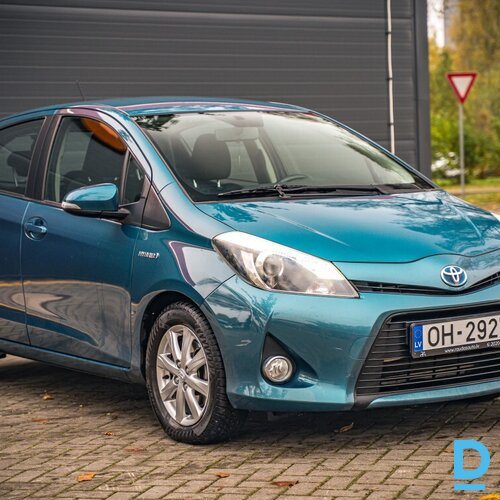 Pārdod Toyota Yaris 1.5 hybrid, 2013 Pārdod Toyota Yaris 1.5 hybrid, 2013