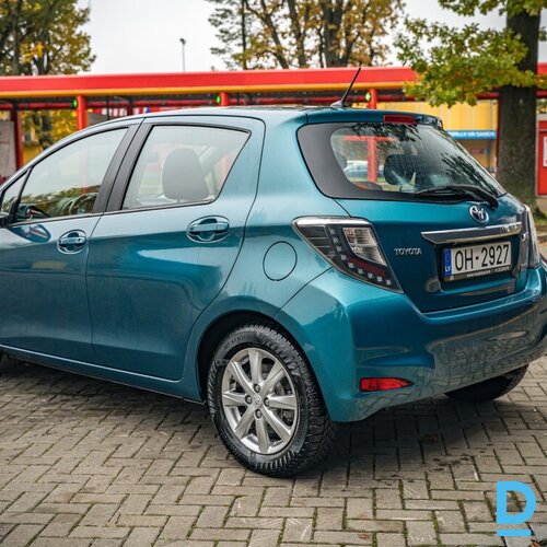 Pārdod Toyota Yaris 1.5 hybrid, 2013 Pārdod Toyota Yaris 1.5 hybrid, 2013