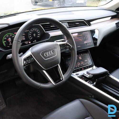 Pārdod Audi Q8 55 E-Tron Quattro, 2024