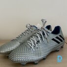 Tiek pārdotas oriģinālās Adidas Messi 16.1 FG futbola buči.