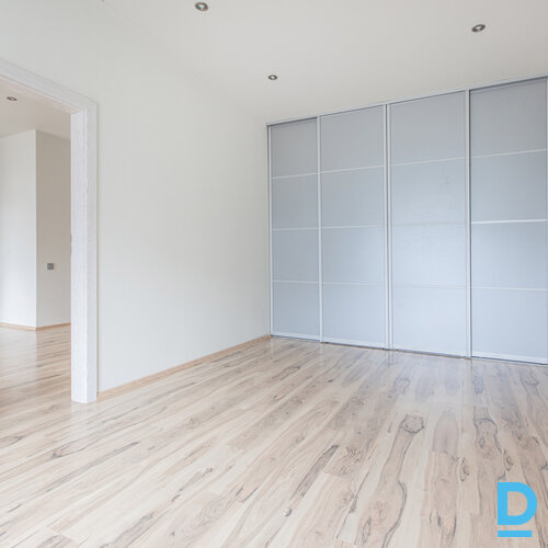 Pārdod dzīvokli Ādažu novads Ādaži Ūbeļu 16