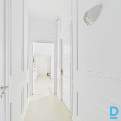 Pārdod dzīvokli Rīga Centrs Brīvības 72