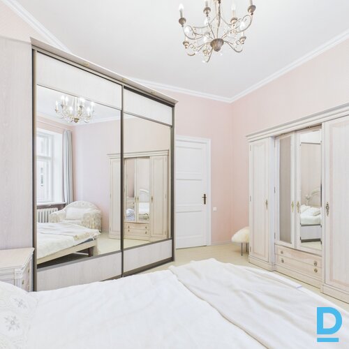 Pārdod dzīvokli Rīga Centrs Brīvības 72