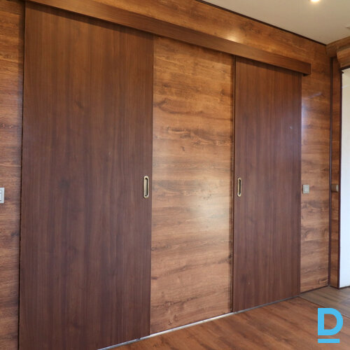 Pārdod māju Sauleskalna iela 2