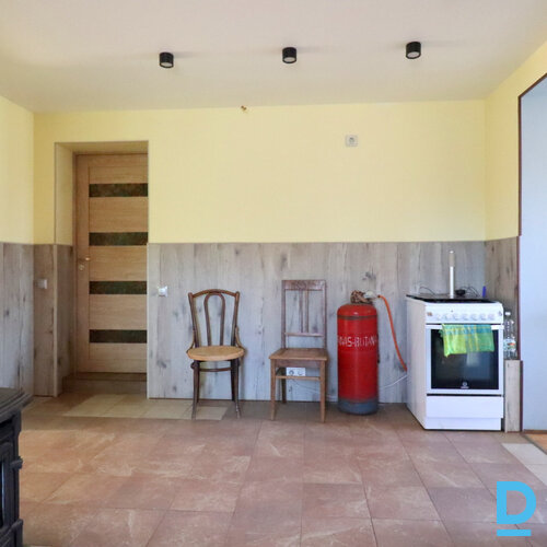 Pārdod māju Sauleskalna iela 2