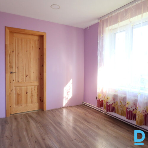 Pārdod māju Sauleskalna iela 2