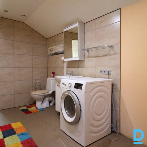 Pārdod māju Sauleskalna iela 2