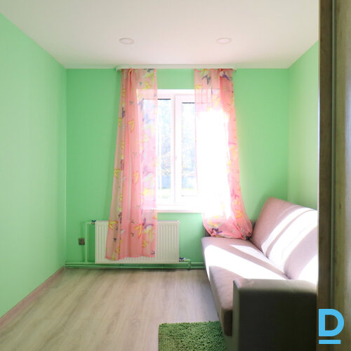 Pārdod māju Sauleskalna iela 2