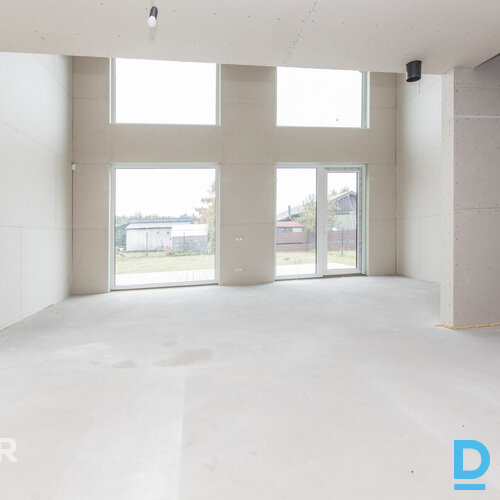 Moderna, kvalitatīva un tikko uzcelta dvīņu māja Dzidriņās.Ēka ir celta un nodot