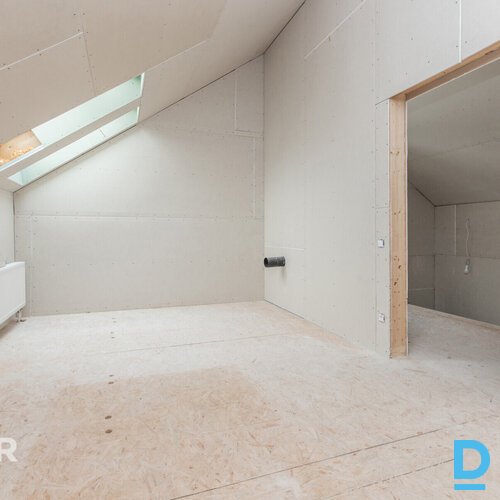 Moderna, kvalitatīva un tikko uzcelta dvīņu māja Dzidriņās.Ēka ir celta un nodot