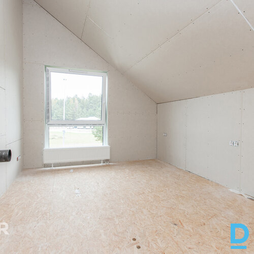 Moderna, kvalitatīva un tikko uzcelta dvīņu māja Dzidriņās.Ēka ir celta un nodot