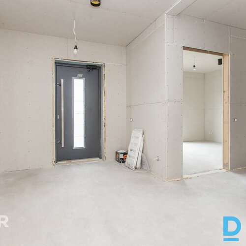 Moderna, kvalitatīva un tikko uzcelta dvīņu māja Dzidriņās.Ēka ir celta un nodot