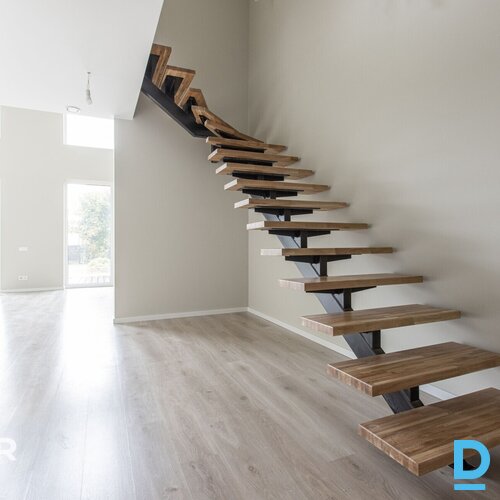 Pārdošanā ergonomiska divstāvu māja ar 5 istabām un iekoptu teritoriju Dzidriņās