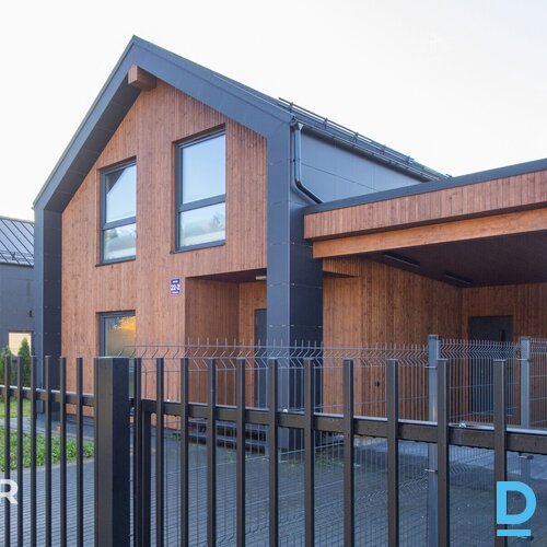 Pārdošanā ergonomiska divstāvu māja ar 5 istabām un iekoptu teritoriju Dzidriņās