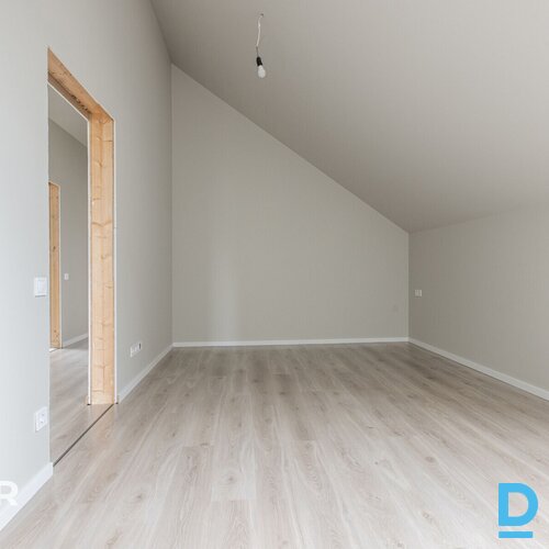 Pārdošanā ergonomiska divstāvu māja ar 5 istabām un iekoptu teritoriju Dzidriņās