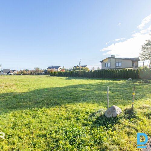 Pārdošanā līdzens, taisnas formas 1500 m² zemes gabals privātmājas būvniecībai K Pārdošanā līdzens, taisnas formas 1500 m² zemes gabals privātmājas būvniecībai K