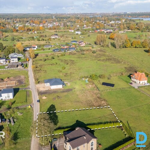 Pārdošanā līdzens, taisnas formas 1500 m² zemes gabals privātmājas būvniecībai K Pārdošanā līdzens, taisnas formas 1500 m² zemes gabals privātmājas būvniecībai K