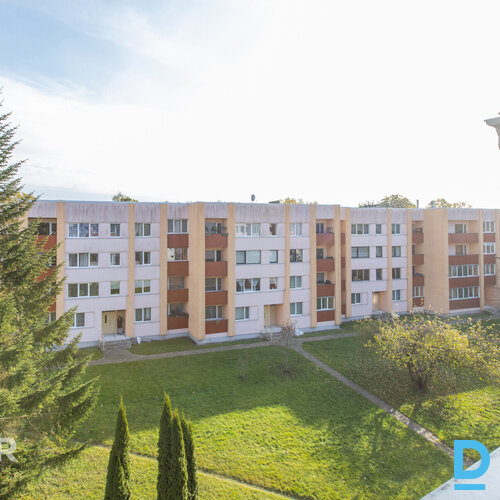 Pārdošanā saulains 2 istabu dzīvoklis ar lodžiju renovētā mājā Siguldā.Dzīvokļa 