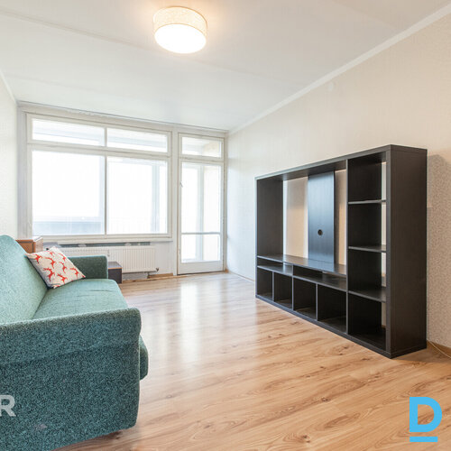 Pārdošanā saulains 2 istabu dzīvoklis ar lodžiju renovētā mājā Siguldā.Dzīvokļa 