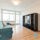 Pārdošanā saulains 2 istabu dzīvoklis ar lodžiju renovētā mājā Siguldā.Dzīvokļa 