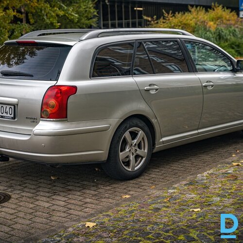 Pārdod Toyota Avensis 2.0i, 2003