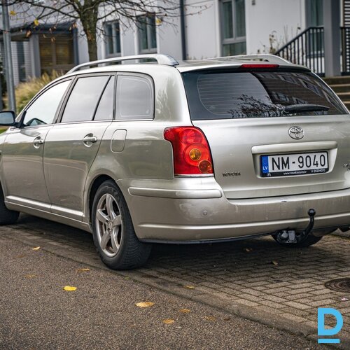 Pārdod Toyota Avensis 2.0i, 2003