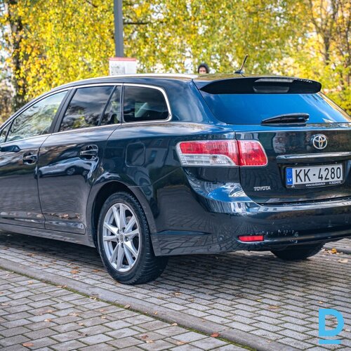 Pārdod Toyota Avensis 2.2d, 2011