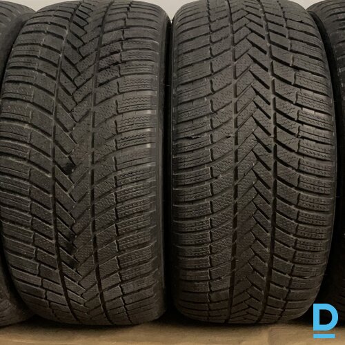 Pārdod Ziemas riepas Bridgestone Blizzak LM005 285/40R21