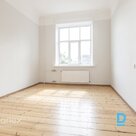 Просторная квартира с двумя входами в центре Риги для семьи или инвестиций