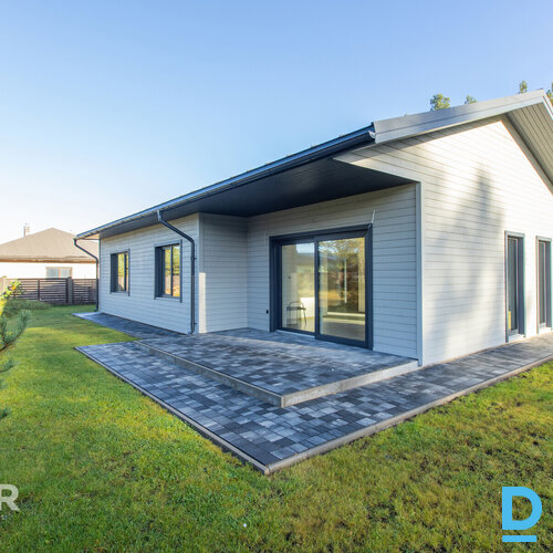 Pārdod pilnīgi jaunu, šogad celtu māju Garkalnē priežu mežāPiedāvājumā pilnīgi j Pārdod pilnīgi jaunu, šogad celtu māju Garkalnē priežu mežāPiedāvājumā pilnīgi j