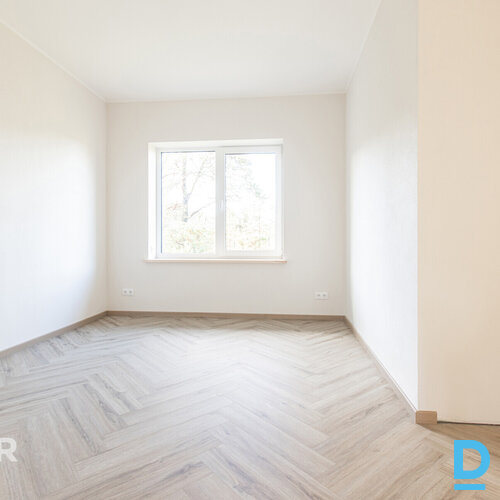 Pārdod pilnīgi jaunu, šogad celtu māju Garkalnē priežu mežāPiedāvājumā pilnīgi j