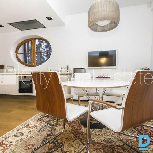 Pārdod māju Jūrmalā